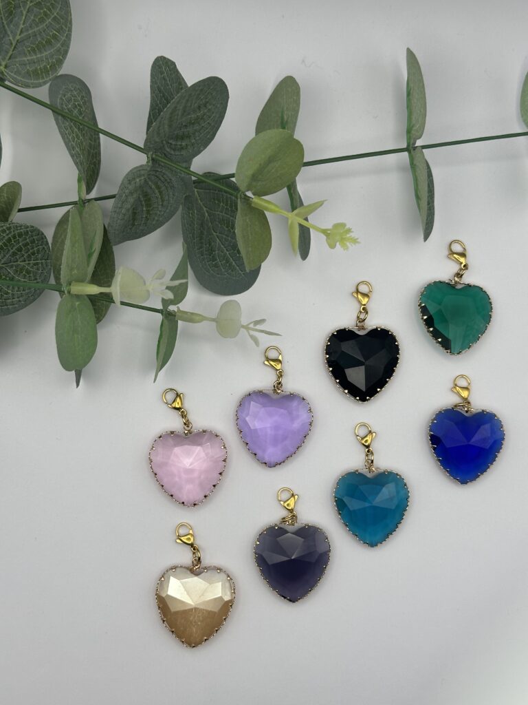 bijoux-femme-bohème-moderne-créateur-tendance-girly-artisan-féminin-pendentif-boucles d'oreilles-collier-bracelet