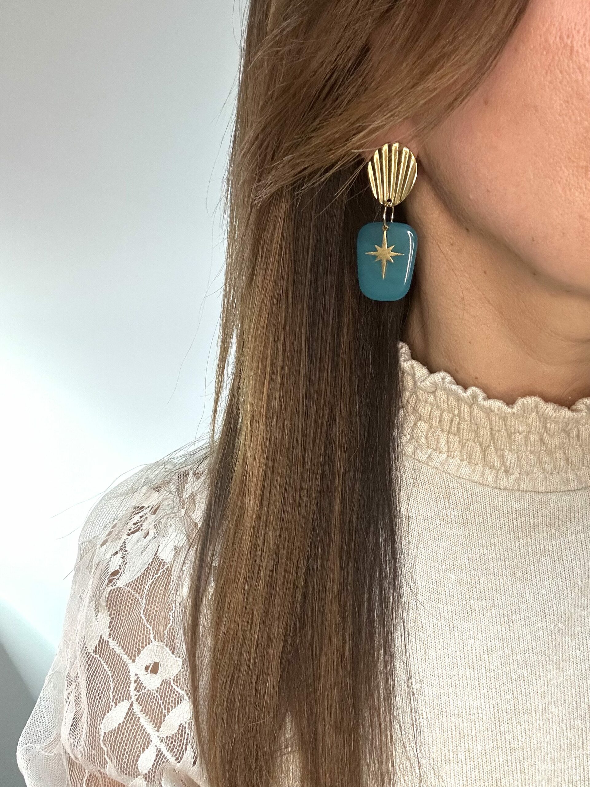bijoux-femme-bohème-moderne-créateur-tendance-girly-artisan-féminin-pendentif-boucles d'oreilles-collier-bracelet