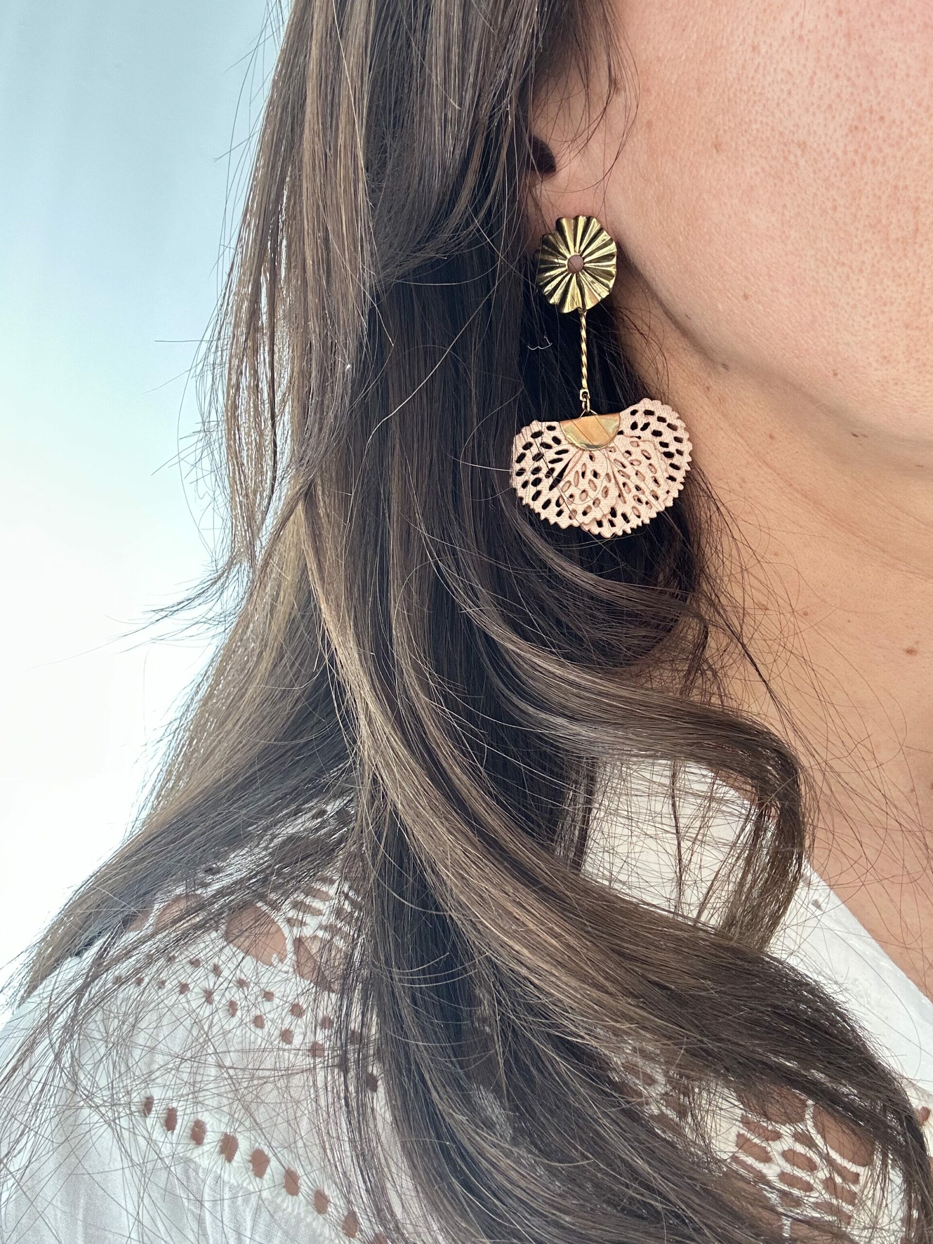 bijoux-femme-bohème-moderne-créateur-tendance-girly-artisan-féminin-pendentif-boucles d'oreilles-collier-bracelet