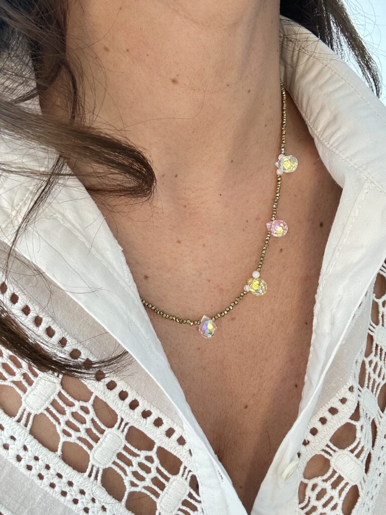 bijoux-femme-bohème-moderne-créateur-tendance-girly-artisan-féminin-pendentif-boucles d'oreilles-collier-bracelet