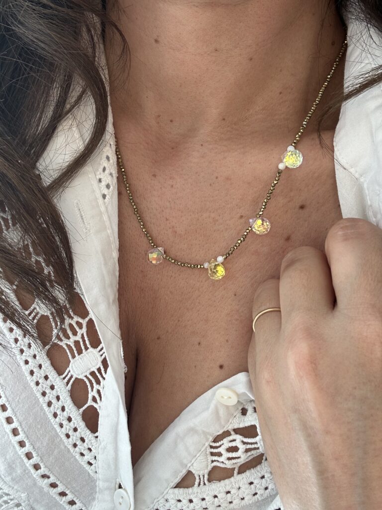 bijoux-femme-bohème-moderne-créateur-tendance-girly-artisan-féminin-pendentif-boucles d'oreilles-collier-bracelet