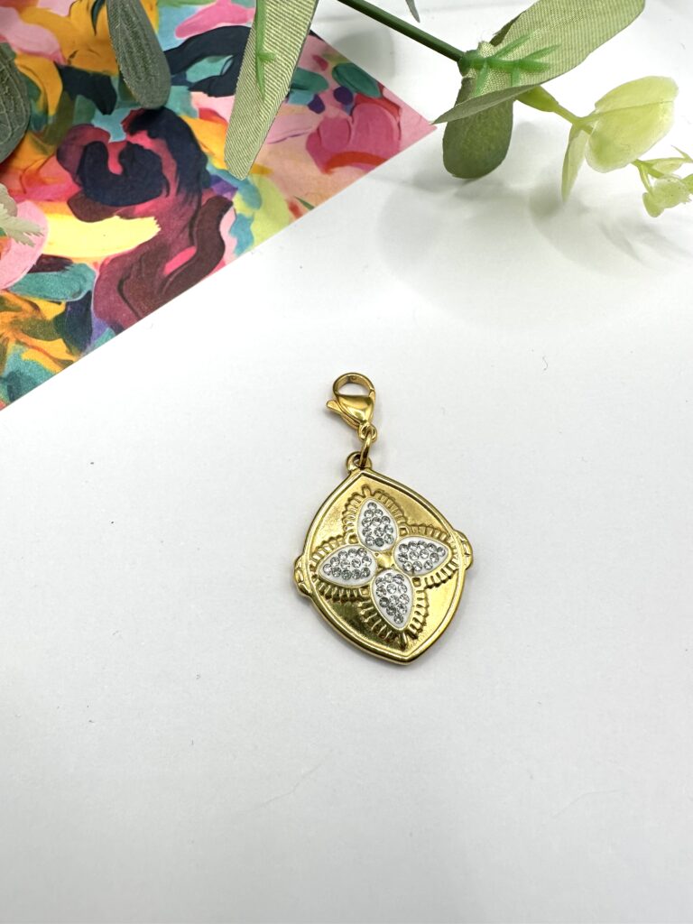 bijoux-femme-bohème-moderne-créateur-tendance-girly-artisan-féminin-pendentif-boucles d'oreilles-collier-bracelet