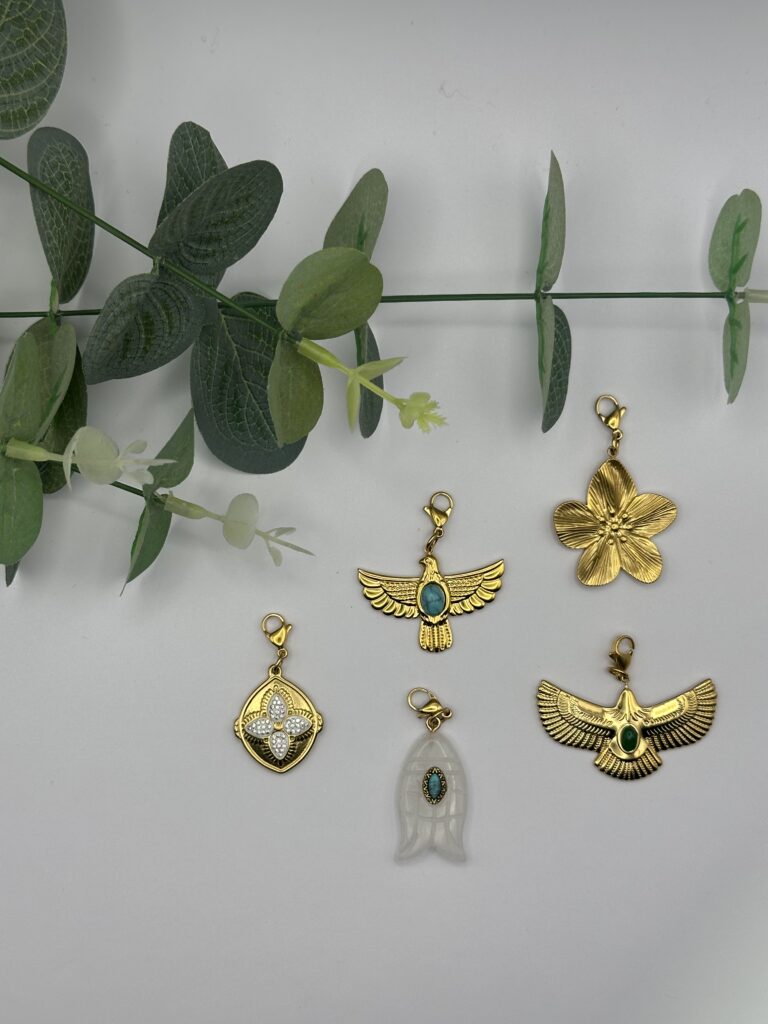bijoux-femme-bohème-moderne-créateur-tendance-girly-artisan-féminin-pendentif-boucles d'oreilles-collier-bracelet