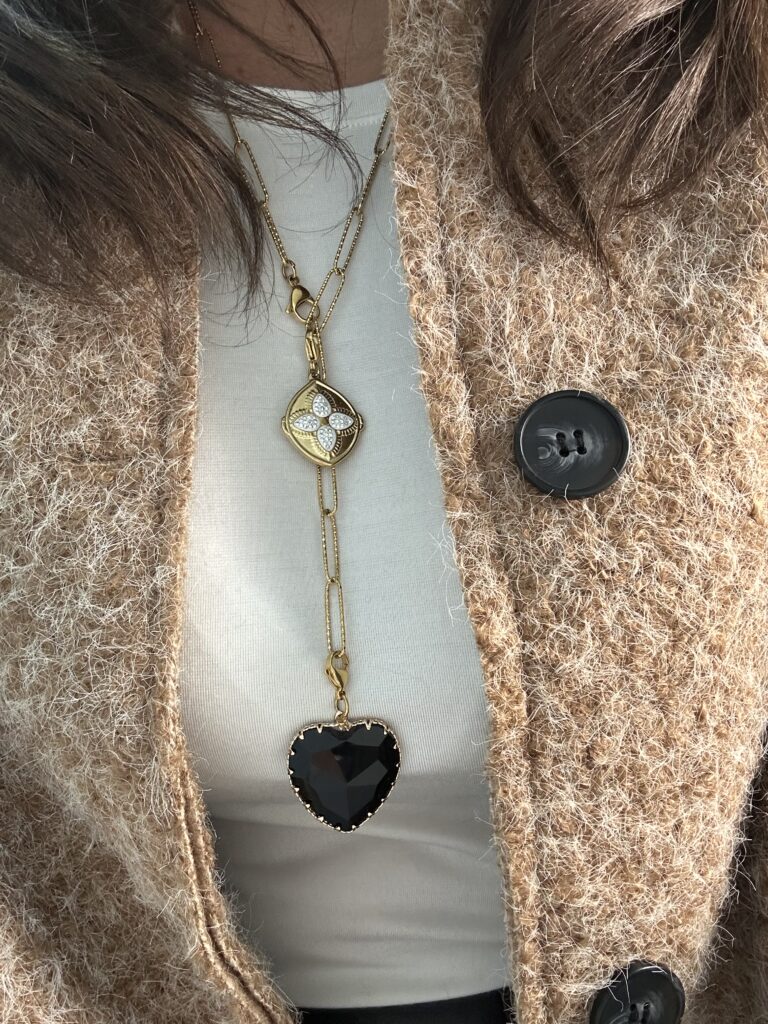 bijoux-femme-bohème-moderne-créateur-tendance-girly-artisan-féminin-pendentif-boucles d'oreilles-collier-bracelet
