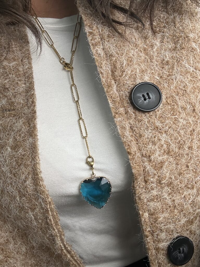 bijoux-femme-bohème-moderne-créateur-tendance-girly-artisan-féminin-pendentif-boucles d'oreilles-collier-bracelet